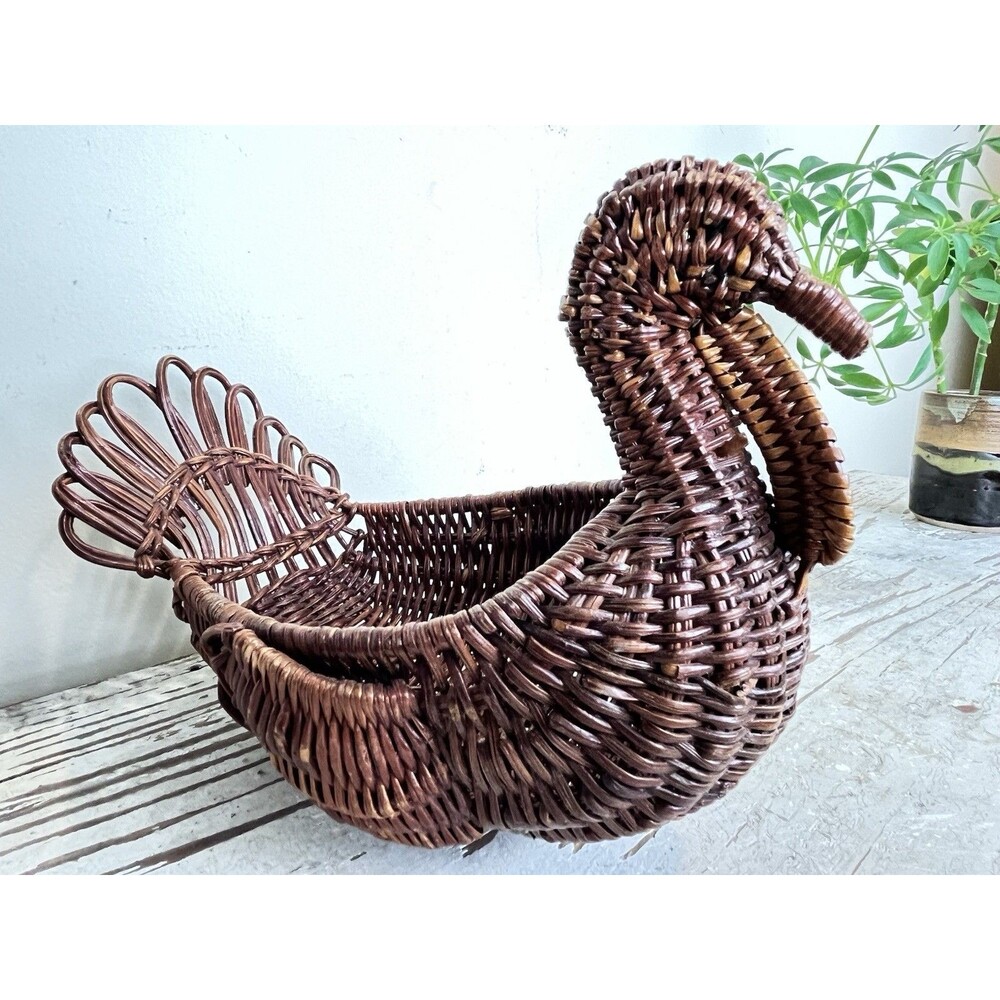Wicker Thanksgiving Turkey Bird Basket Farmhouse Table Decor Centerpiece 9” Home